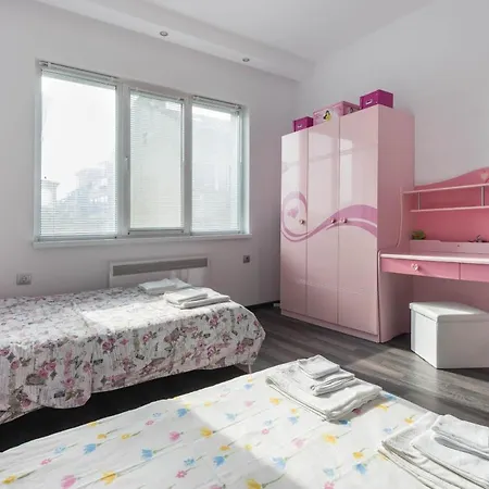 公寓 White Orchids Apartment *