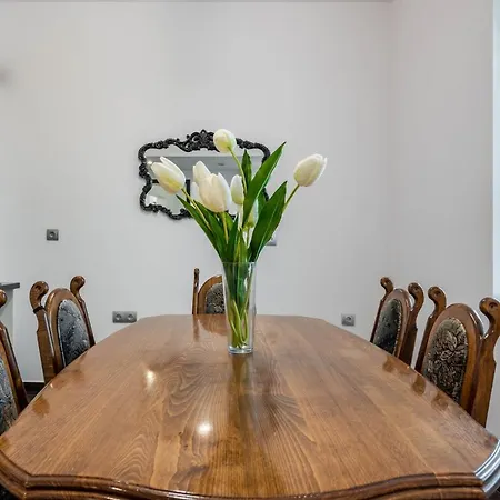 White Orchids Apartment