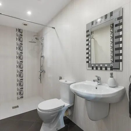 公寓 White Orchids Apartment