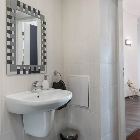 White Orchids Apartment 公寓 *