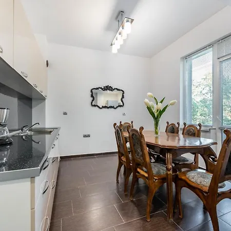 White Orchids Apartment