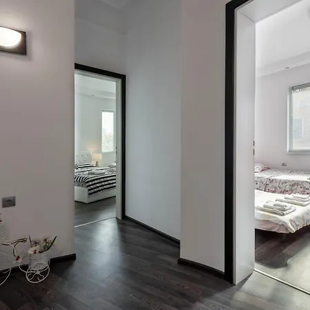 公寓 White Orchids Apartment
